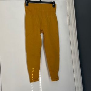 JOYLAB active leggings in mustard yellow
